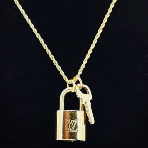 🔐 1 Louis Vuitton LV Padlock Lock + Key Set  Luggage Necklace #303 - Picture 2 of 3